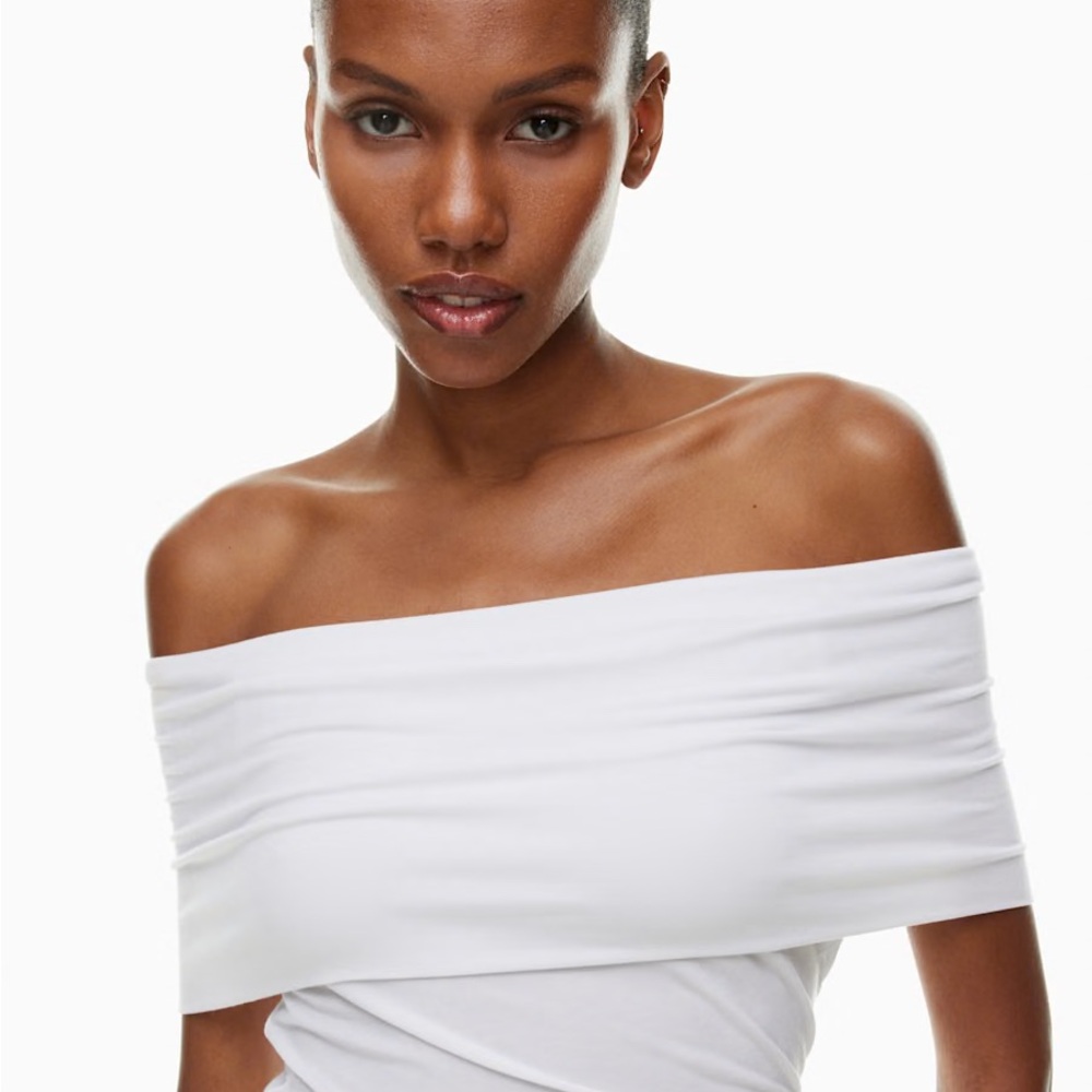 Artizia Babaton Streamline Sleeveless Top